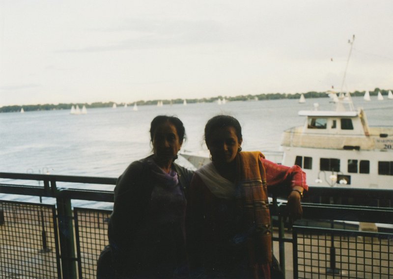 000-Uma and Mummy in Toronto.jpg